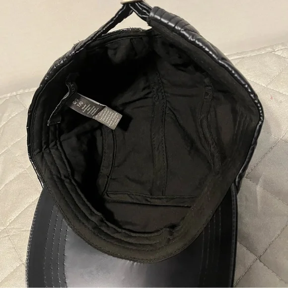 Vince Camuto black baseball cap with adjustable back strap. - Picture 4 of 6